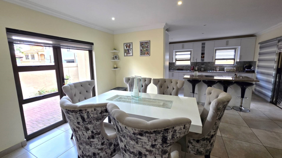 To Let 1 Bedroom Property for Rent in Melodie North West